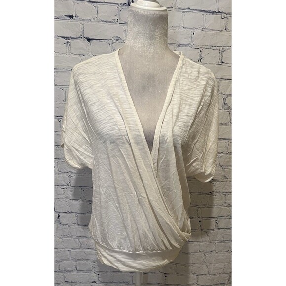 Banana Republic women's Cream short-sleeve v-neck wrap-style top blouse Medium - Picture 1 of 4
